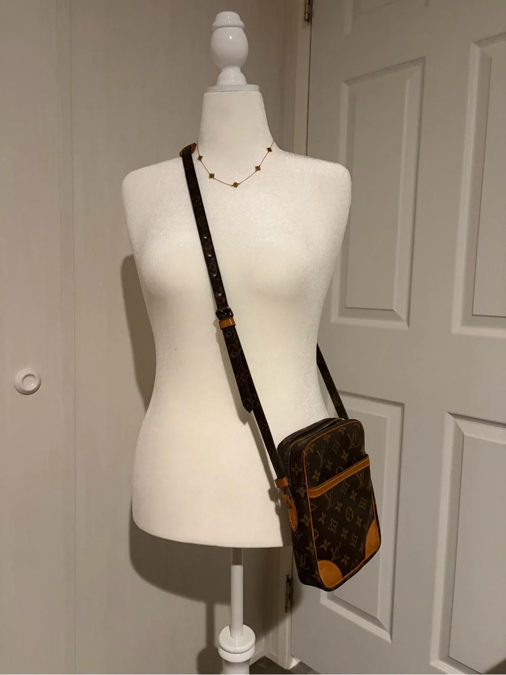 Louis Vuitton Danube Crossbody Bag - Picture 15 of 16